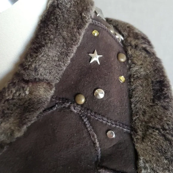 EUC Vintage 90's Betsey Johnson Reversible Sheepskin Vest with Keychain / Charm - Picture 14 of 14